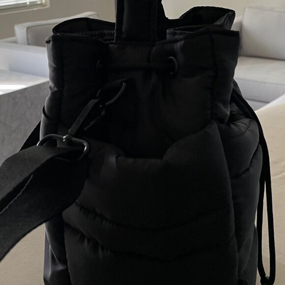 JASON WU BLACK NYLON BUCKET BAG - CROSSBODY OR HANDLE- NEW WITH TAGS - Picture 6 of 8